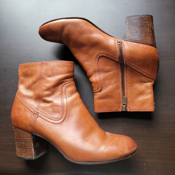 Frye Shoes - Frye Stella Zip Short Cognac Leather Ankle Booties with Block Heel Sz 8.5